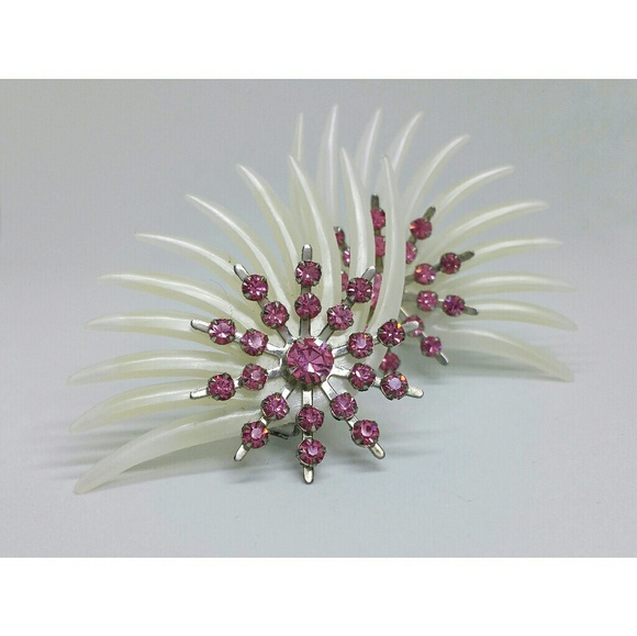 Vintage rhinestone starburst fan clip on earrings - Picture 2 of 5